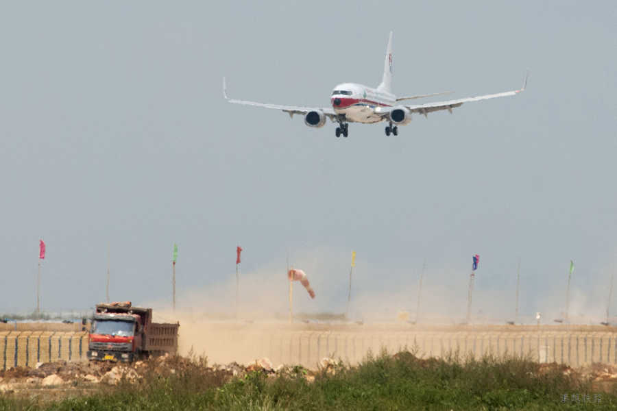 еĲ737-700