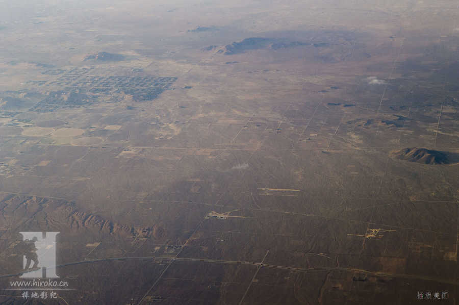 18Ź·ϲСɽıǰ»ȿվ(Edwards Air Force Base)1981һܺɻڴ