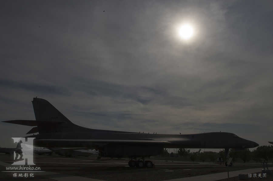B-1BǹԶ̺ը1998״ںսã̴һǧص27