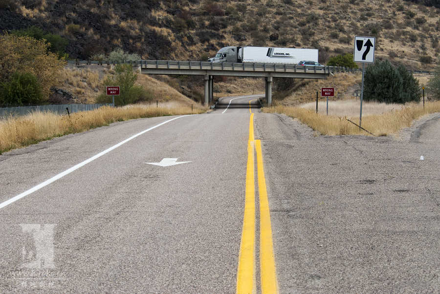 Semi TruckǵͷҲԵܵĴ